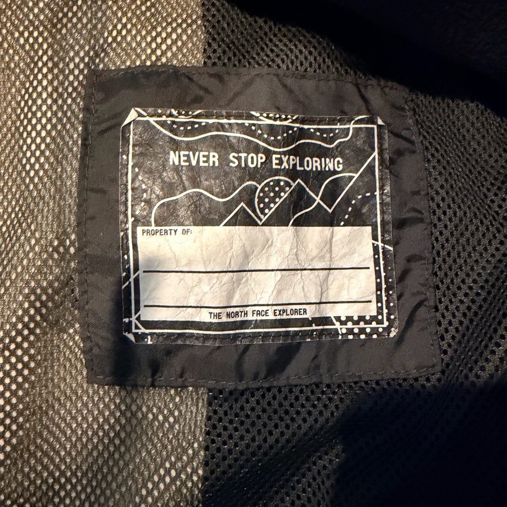 The North Face Kids' XL Charcoal and Black Hyvent jacket - Picture 8 of 10